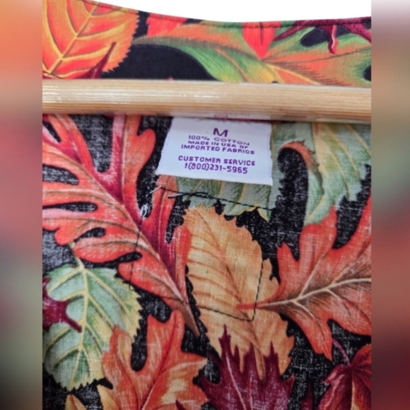 Vibrant Leaf Print Scrub Jacket Size Medium - Picture 3 of 3